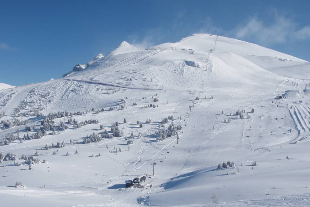 Great Divide — MT ski resort in winter
