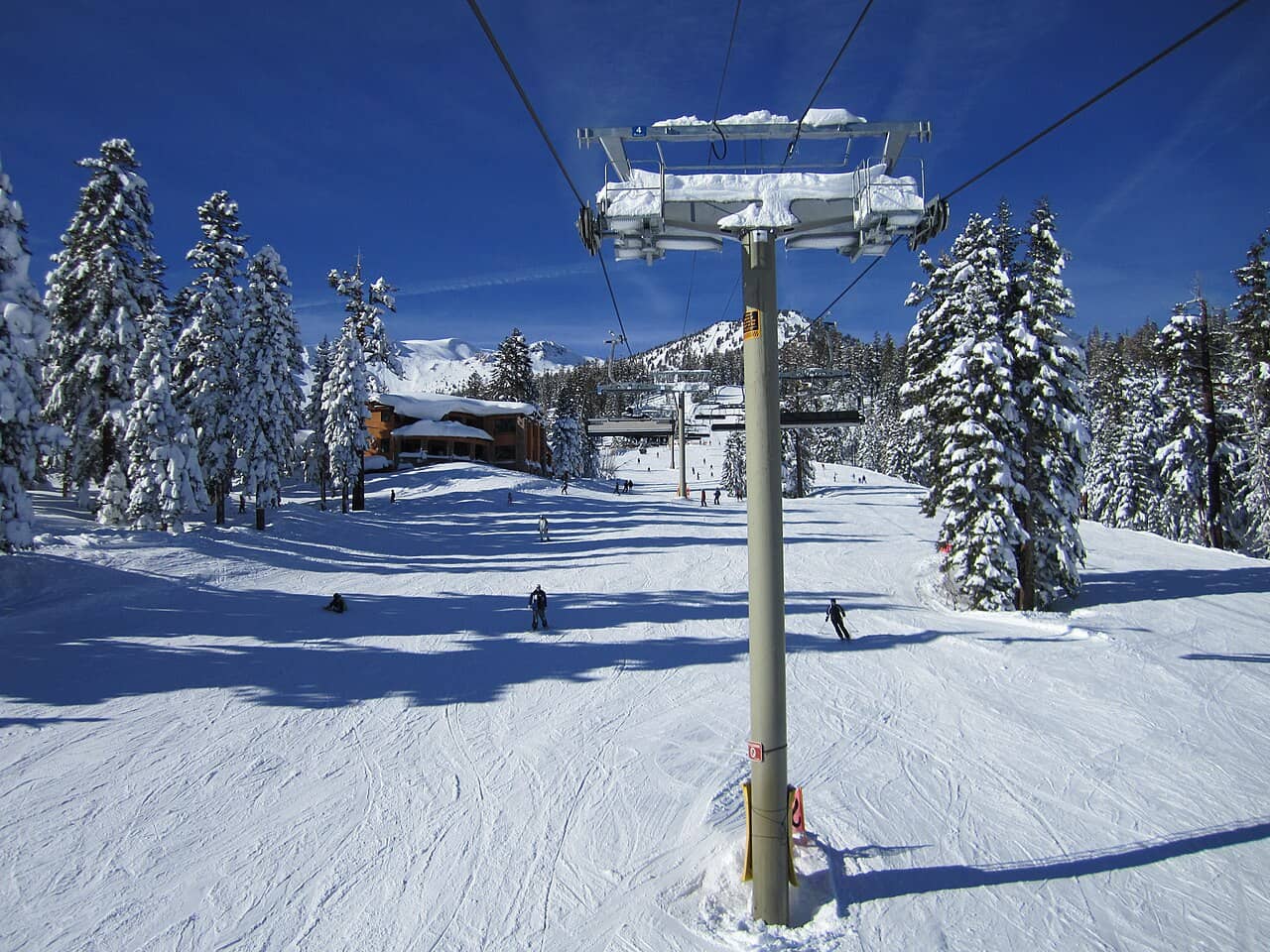 Mammoth Mountain Ski Area — CA ski resort in winter