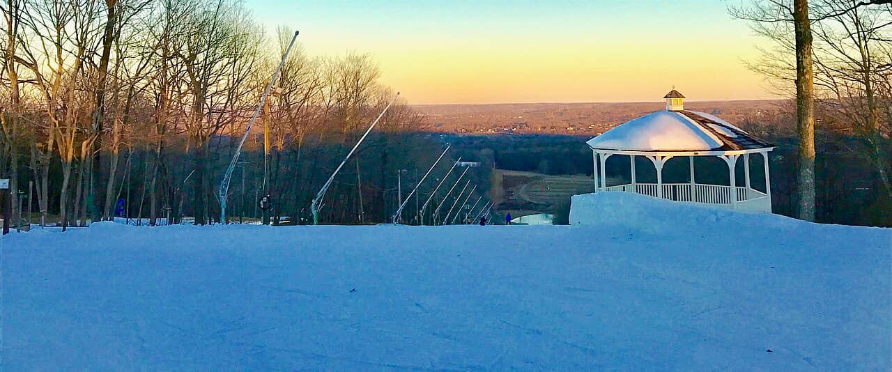 Powder Ridge Mountain Park & Resort — CT ski resort in winter